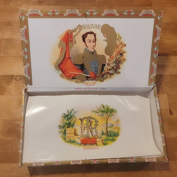 Vintage/Collectible Bolivar Cigar Box - Picture 2 of 4